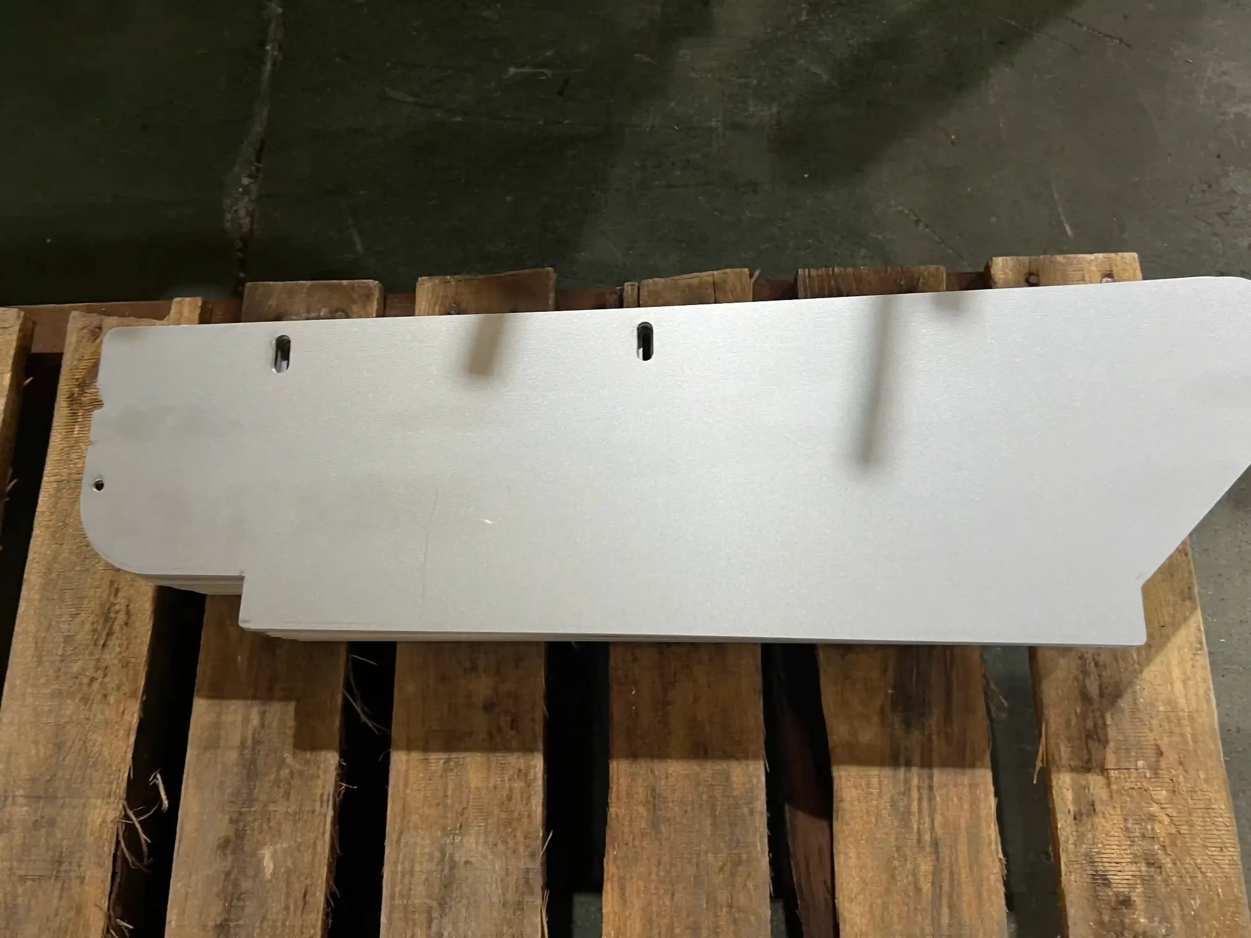 Detail eines lasergeschnittenen Metallbauteils