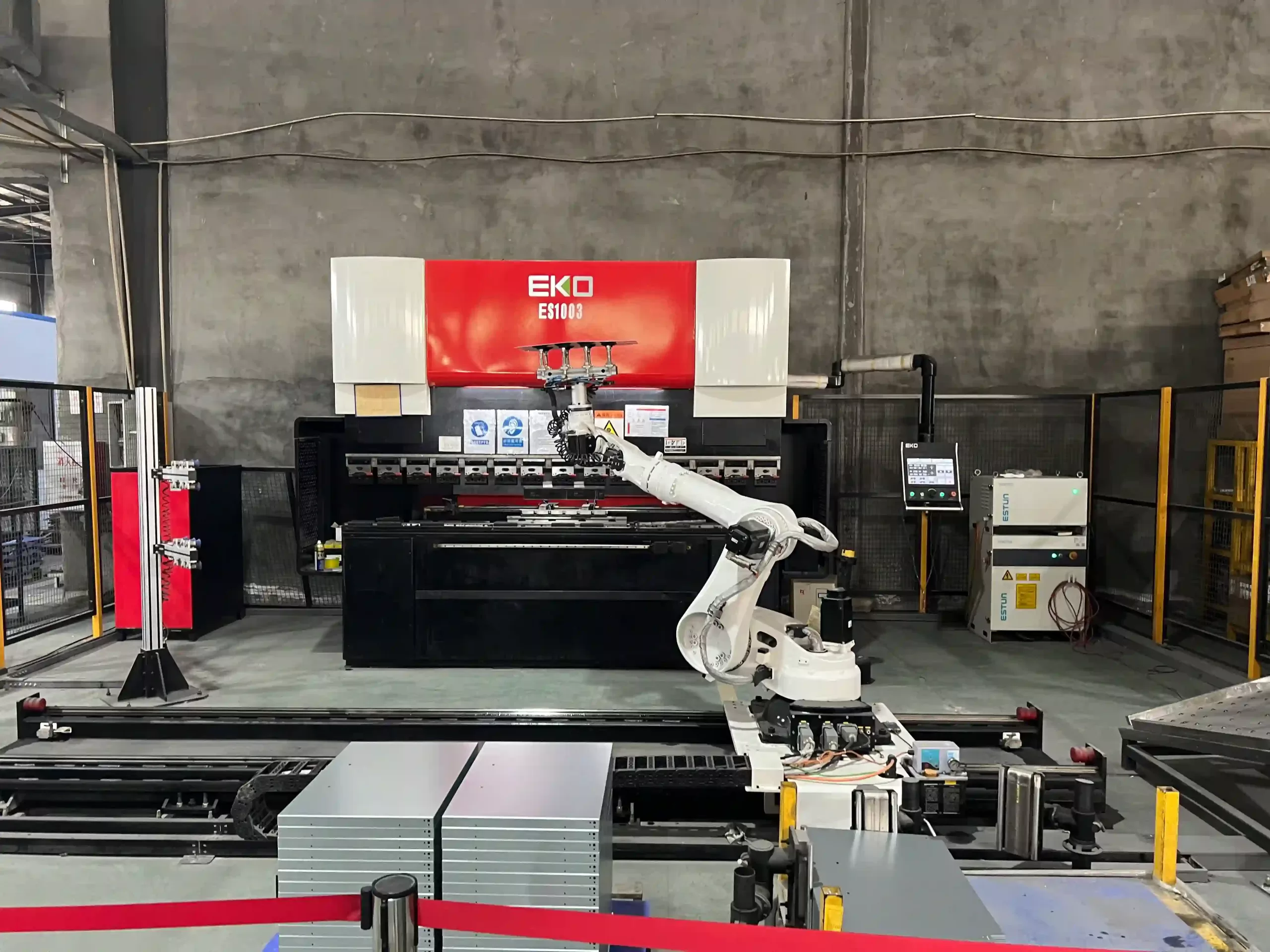 Arbeitsbildschirm der Roboter-Biegemaschine
